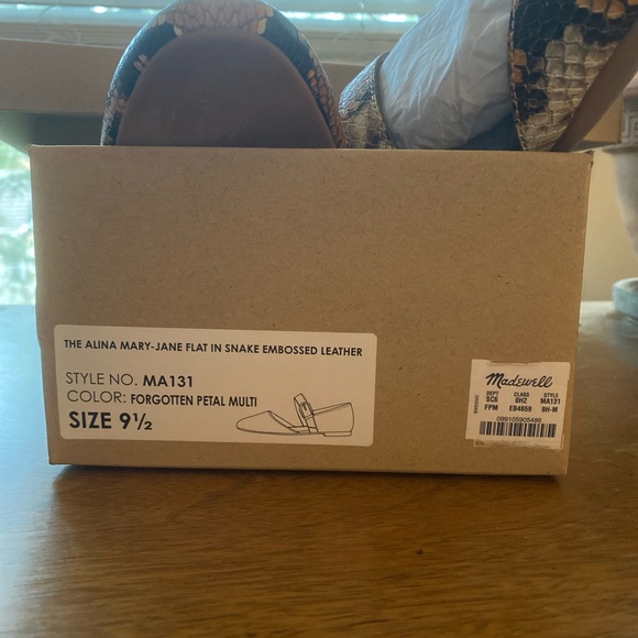 Snack embossed Mary Janes - Picture 6 of 6